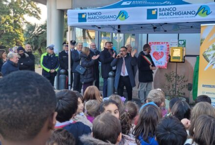 A Mondavio, un defibrillatore per la scuola con Marche Vita ETS